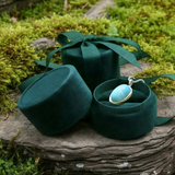 Z ARRON DESIGN Collar con colgante de alambre de cobre con piedra lunar Serenity