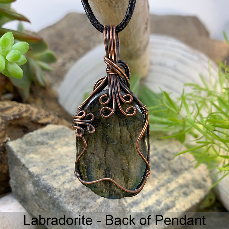 Collier pendentif magique en fil de cuivre labradorite