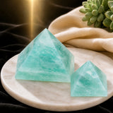 Piramide di fluorite verde - media