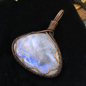 Z ARRON DESIGN Serenity Moonstone kobbertråd vedhæng halskæde