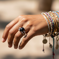 Z ARRON DESIGN Collar con colgante de alambre de cobre con piedra lunar Serenity