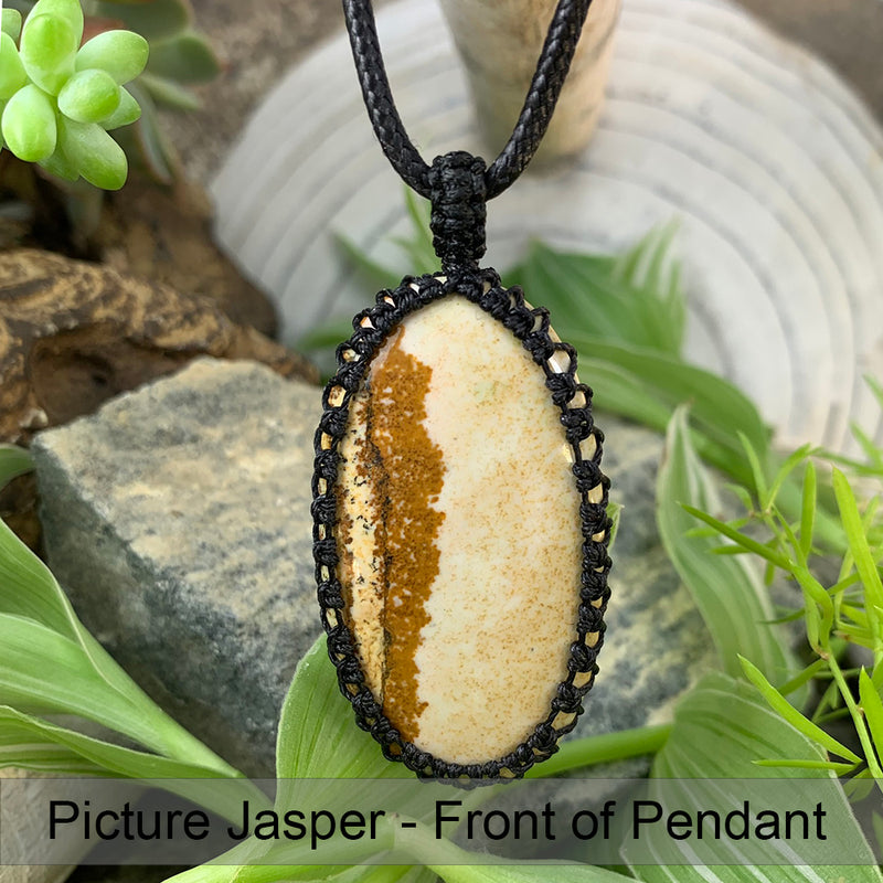 Colar com pingente de Macramé com imagem Jasper