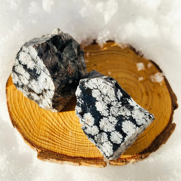 Pietra naturale grezza dell'ossidiana del fiocco di neve